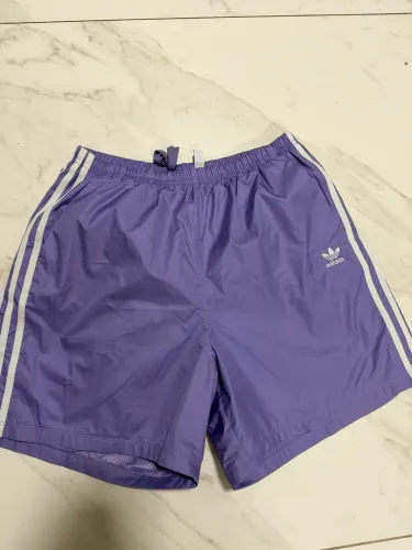 Short adidas nunca usado