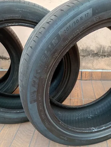 Pneus usados Michelin, 205 50 R17