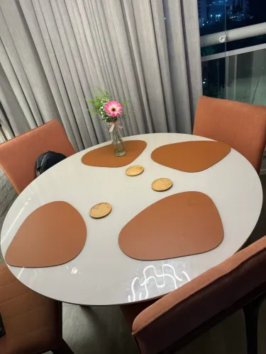 Tampo de mesa 120x120 Off white ( laqueada) + vidro 