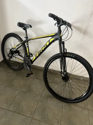 Bicicleta First