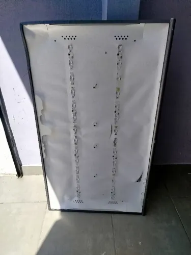 Tv tcl para retirada de peças.(Leia a descrição)