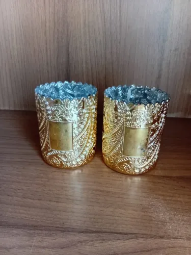 2 vasinhos decorativos de cerâmica dourado 10x8cm