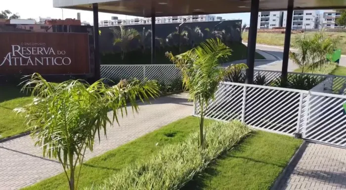 Consdomínio Fechado Lote mede 12x30 R$ 820 mil