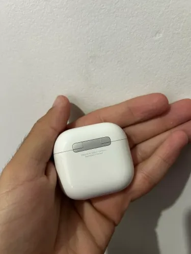 AirPods 4
