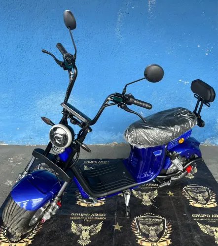 Scooter elétrica azul