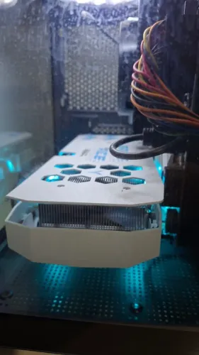 Placa de Vídeo Yeston AMD Radeon RX 9060 XT Game Ace, 8GB Edição especial branca