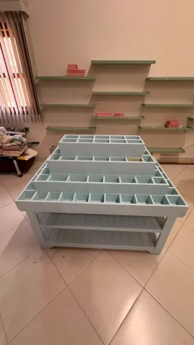 Ilha Expositora para Loja em MDF