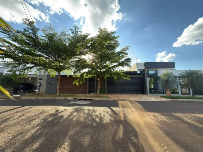 Imóvel para venda com 212 m2, com 3 suítes no Jardim Munique - Maringá - PR