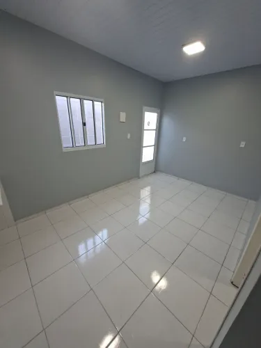 Aluga-se apartamento 