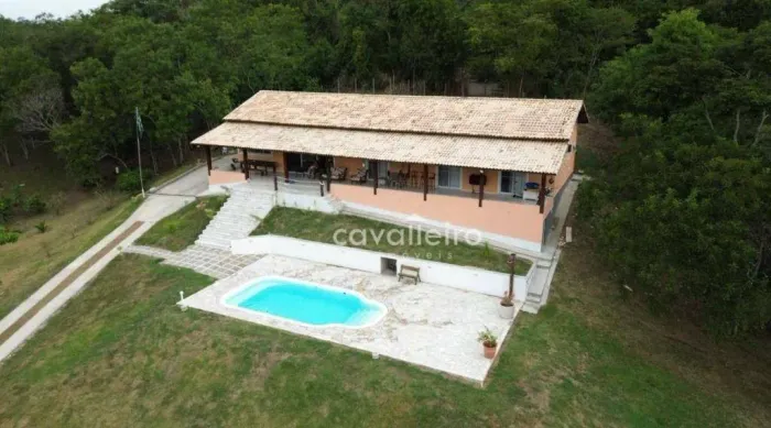 Chácara com 3 dormitórios à venda, 7700 m² Porteira Fechada por R$ 1.500.000 - Ubatiba - M