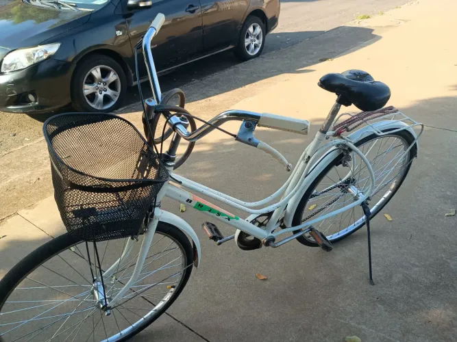 Vende de bicicleta Monark brisa aro 26