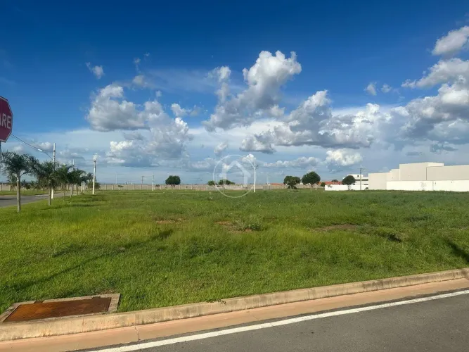 TERRENO GRANDE NO CONDOMINIO FLORENÇA - VG