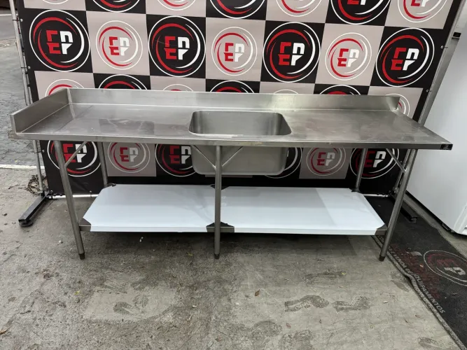 VENDO UMA PIA AÇO INOX USADA INDUSTRIAL 