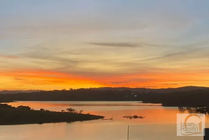 Que tal morar em um lugar onde você pode desfrutar de um lindo e maravilhoso pôr do sol? E