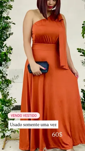 VENDO VESTIDO USADO SOMENTE UMA VEZ 