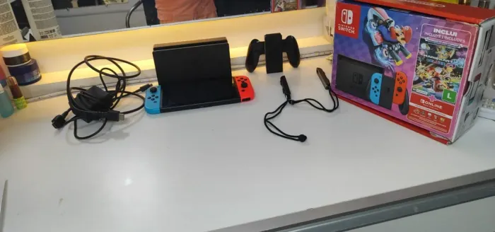 Console Nintendo Switch 32GB + Jogo Mario Wonder - Vermelho/Azul