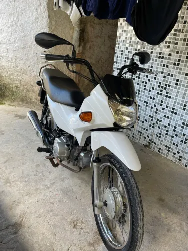 Pop110i ano 2023, com embreagem