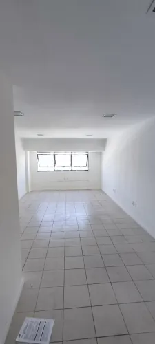 Sala no Shopping Aldeota, nascente, 31m², piso cerâmica, wc, aceita financiamento. Agende 