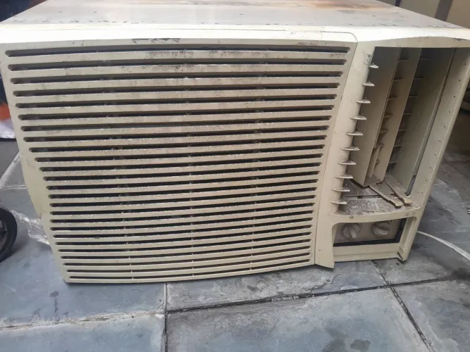 Ar-condicionado springer 220v 1730w de potência funcionando 