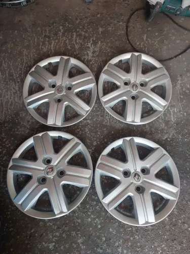 Calotas do Kwid aro 14 originais