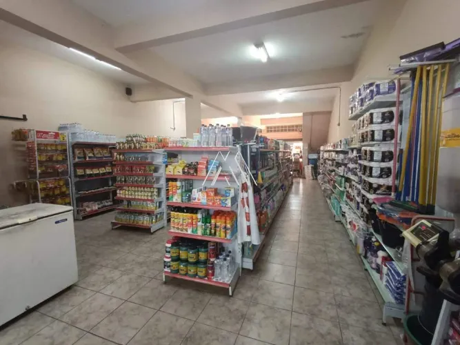 Vendo prédio comercial em Itaúna com excelente localização!