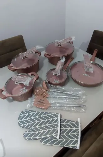Panelas revestidas em cerâmica novas