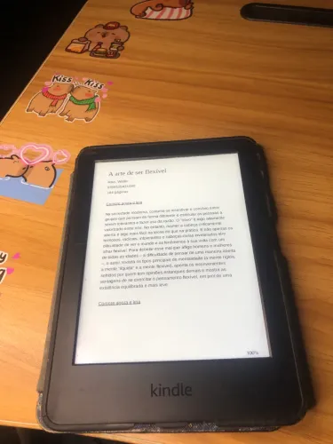 Kindle 10° geração com capinha do van gogh