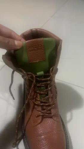 Bota de couro Arezzo 