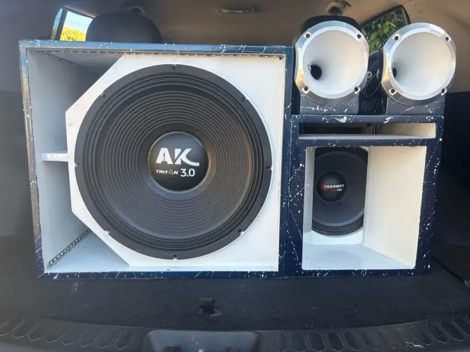 Vendo som automotivo top completo