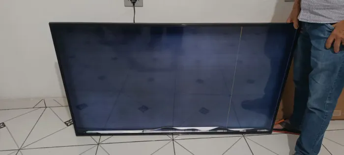 TV Samsung 55 polegadas, com problema na tela