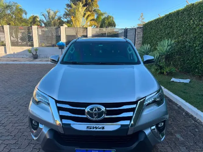 Toyota Hilux SW4 SRX 4X4 2.8 TDI 16V Dies. Aut. 2020