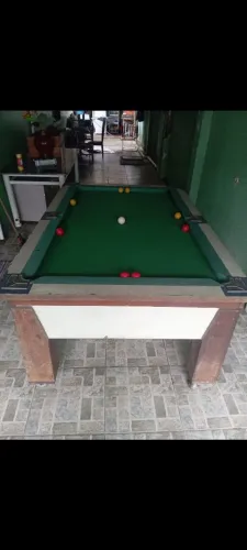 vendo mesa de sinuca em bom estado mesa com tampo de granito, pés com rodinhas e fichário
