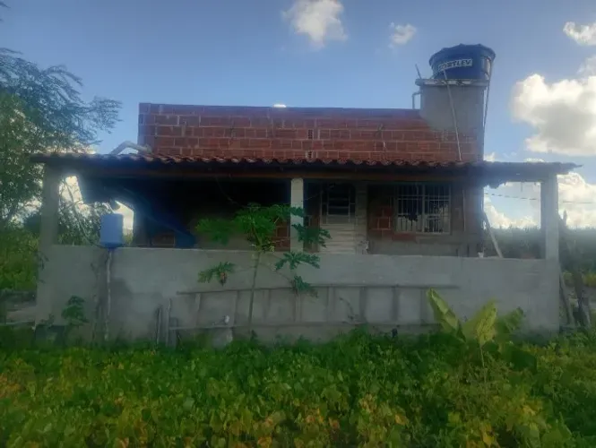 Vende-se Terreno no município de Lajedo PE 5.300,00 m². Área total do terreno.