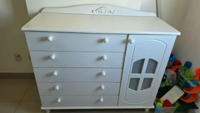 Cômoda Provençal Com Fraldário Lisa Branco - 5 Gavetas 1 Porta