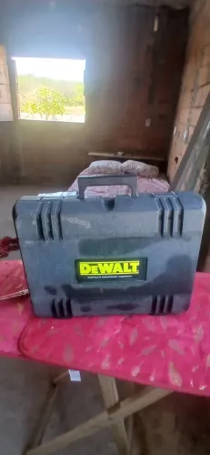 Martelete DEWALT Perfurador/Rompedor 25831k 910w-Profissional - Acompanha Maleta