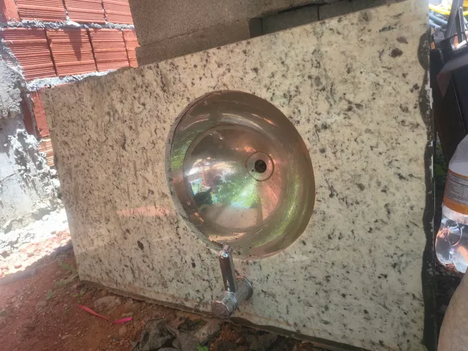 Bancada para banheiro completo.