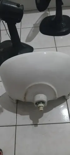 Pia para banheiro n tem nada rachado