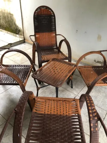 vendo jogo de cadeiras 2 meses de uso