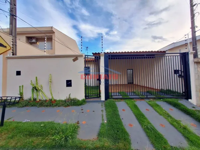 Casa Padrão no Jardim Paulista com 3 Dormitórios e Suíte