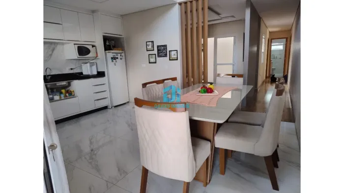 Casa no Weissópolis | 167m² | 4 quartos | 3 Vagas de garagem, sendo 2 cobertas e 1 descobe