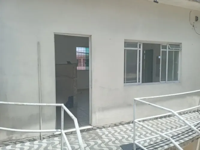Imóvel para aluguel possui 40 m² com 1 suíte e wc social em Planalto - Manaus - AM