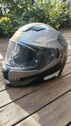 Capacete LS2 Sukeban FF 320 com lente para sol