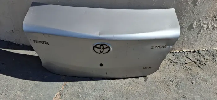 Tampa traseira etios sedan 12/22 ORIGINAL