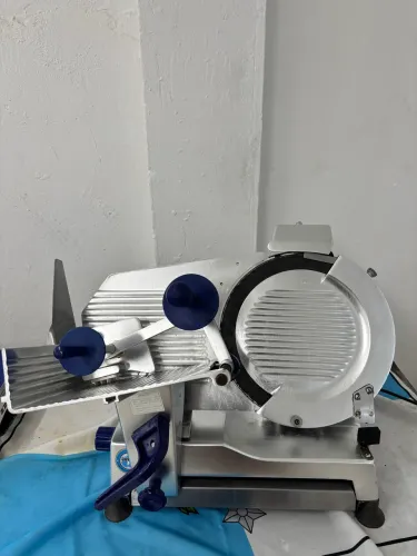 MÁQUINA DE CORTADOR DE FRIOS