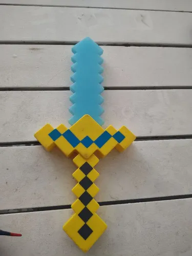Espada de Diamante do Minecraft com som e luz