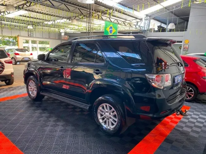 Toyota Hilux SW4 SR 4X2 2.7/ 2.7 Flex 16V Aut. 2015