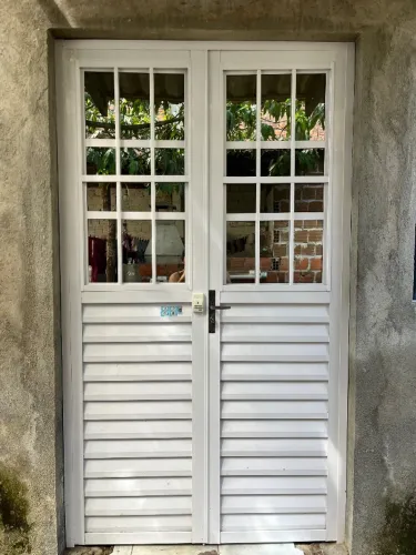 Porta de alumínio duas folhas