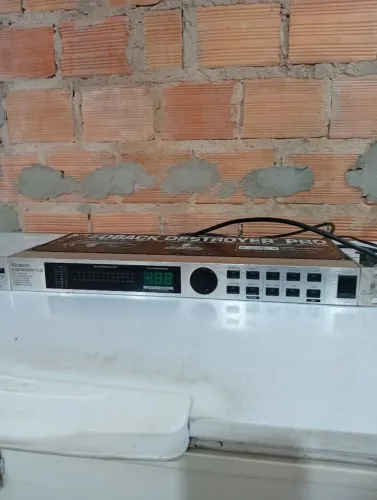 Vendo ou troco um compressor de microfone 