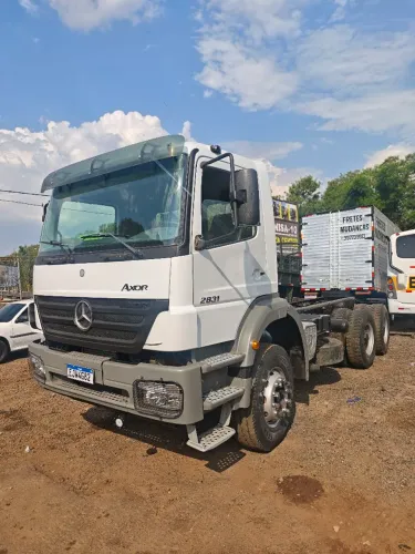 MB Mercedes 2831 6x4 ano 2012 manual