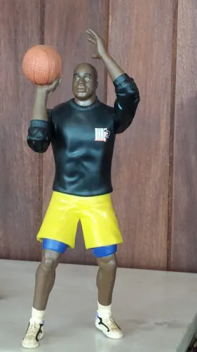 Figuras de Ação N B A Shaquille O´neal Vintage de Colecionador com Brinde de um Bonés